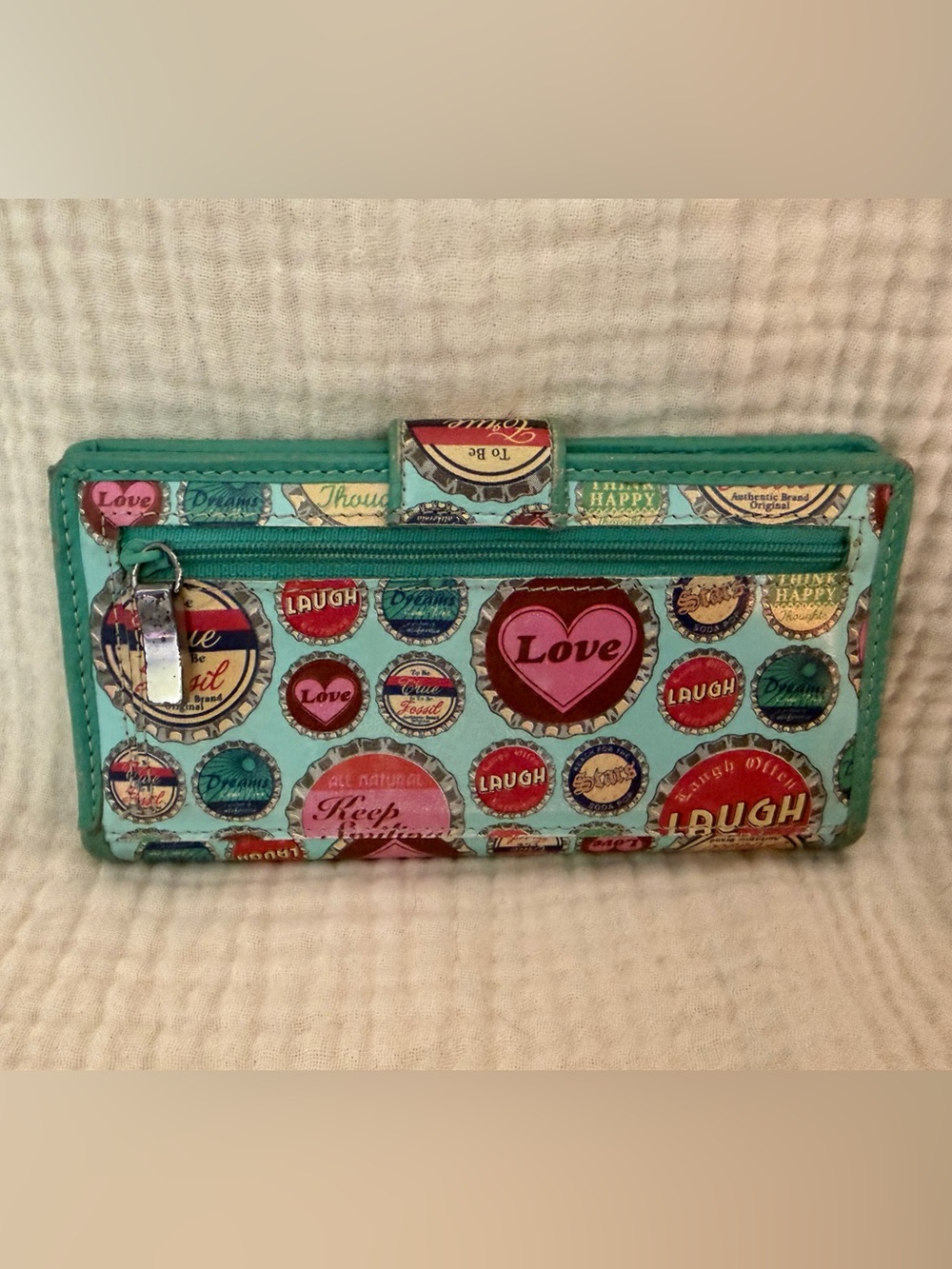 Fossil Turquoise Multicolor Bottle Cap Print Wallet Collectors Item - Picture 2 of 9